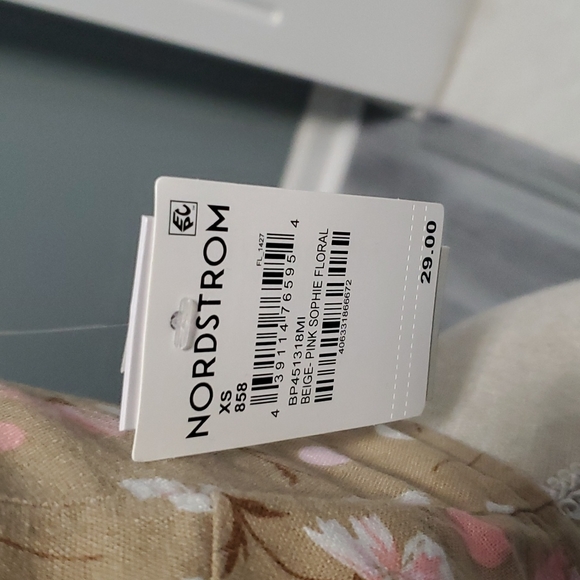 PRETTY BP BLOUSE - Picture 2 of 4